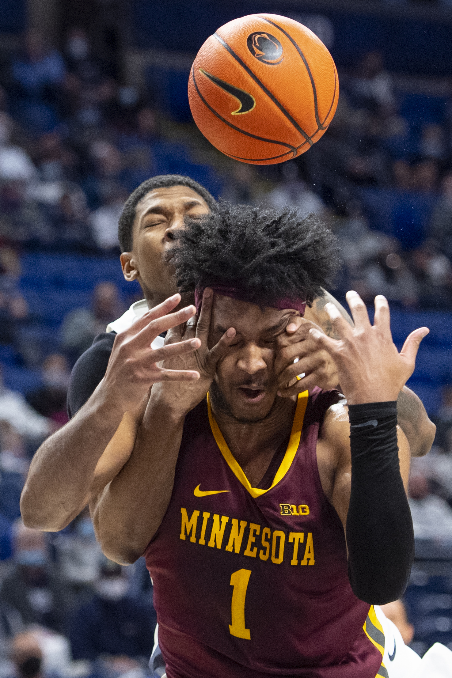 Jalanni White fouls Eric Curry